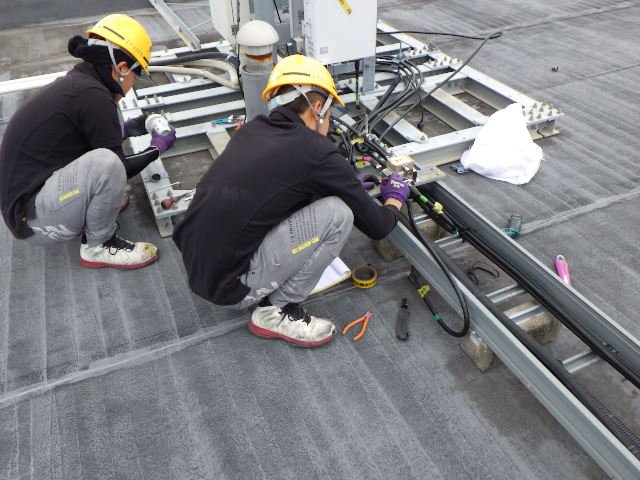 通信ケーブル接続